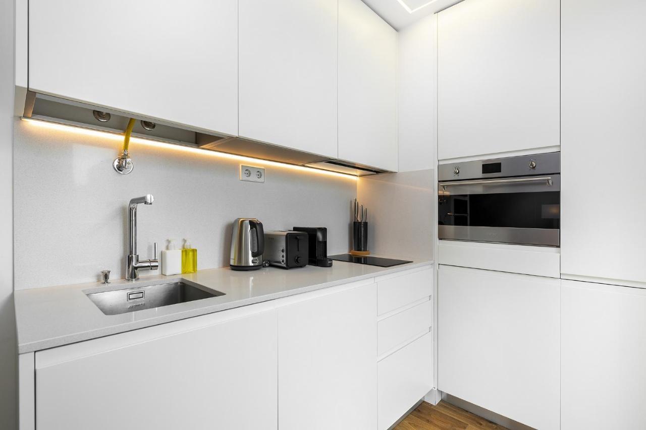 Whome Urban Retreat: Downtown Luxury, Parking, Ac & Elevator Apartment *