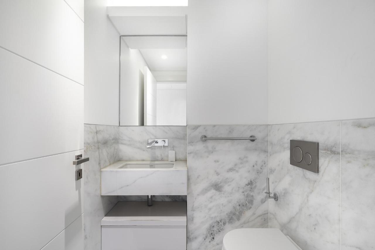 Whome Urban Retreat: Downtown Luxury, Parking, Ac & Elevator Apartment *